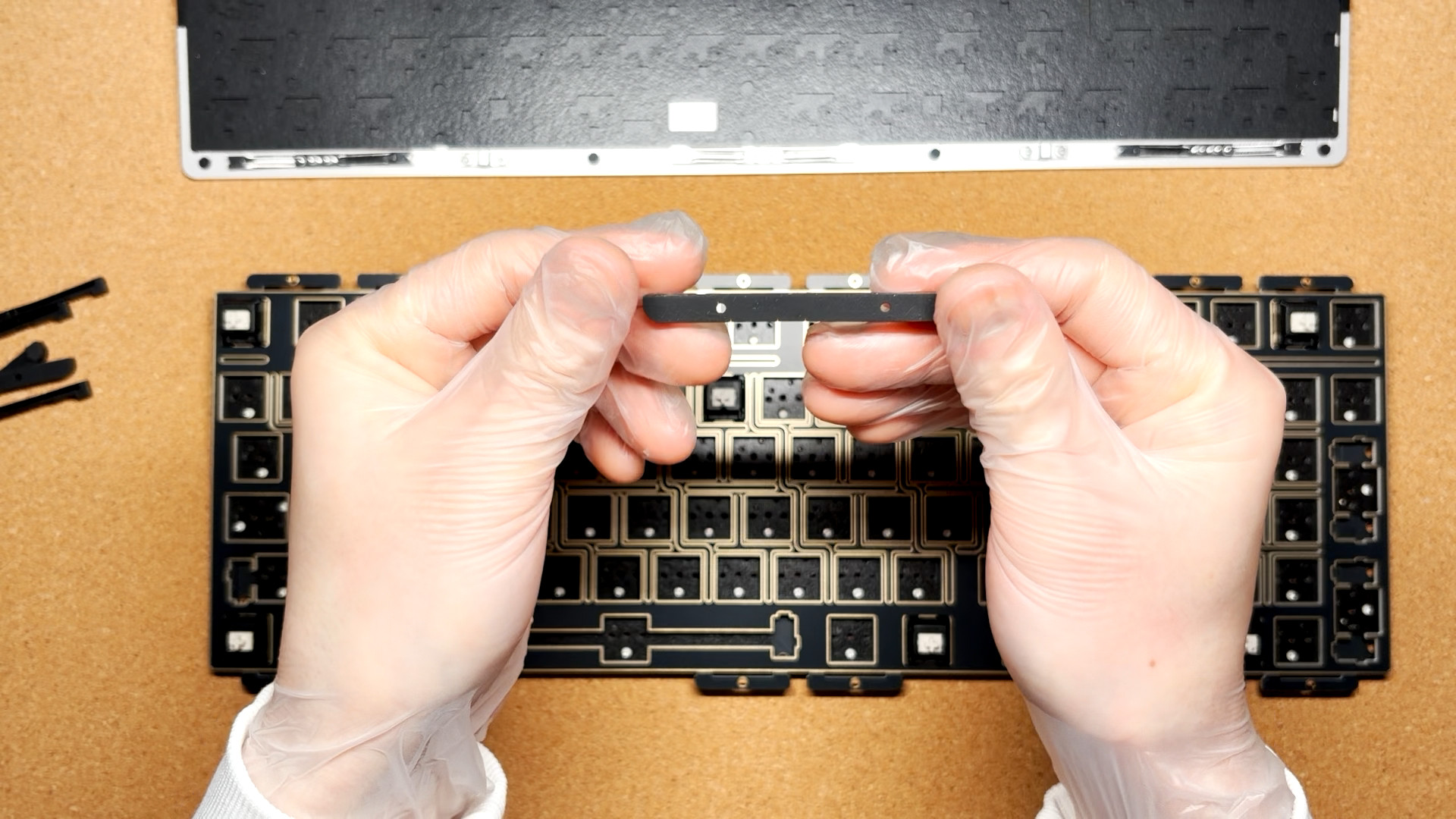 弹片硅胶套光滑一侧朝上